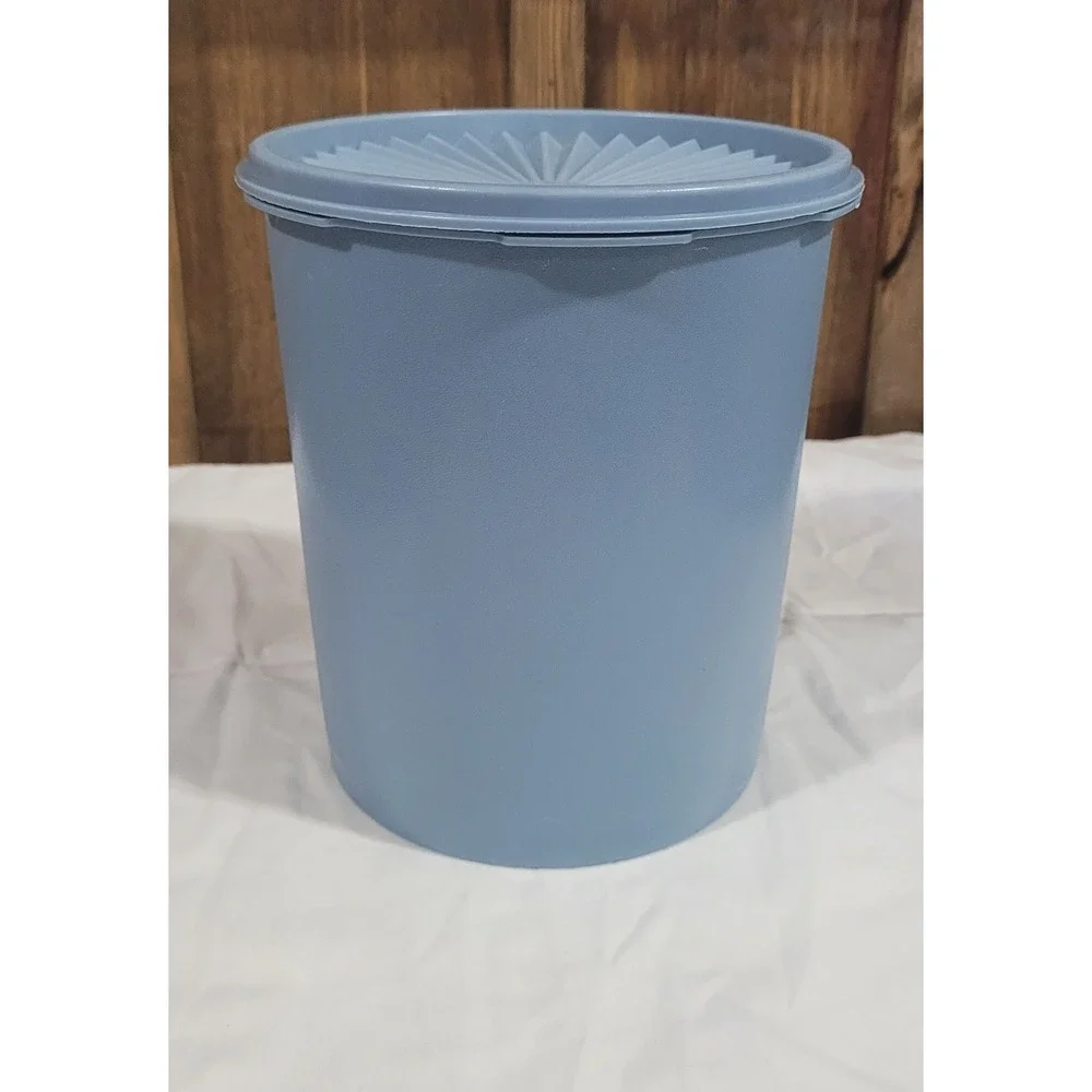 Tupperware vintage country
